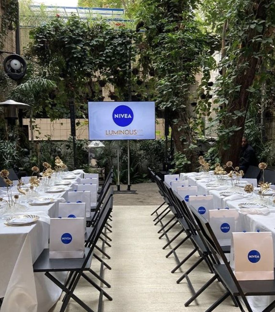 Premium branded event tablescape, reference for offline visibility strategy